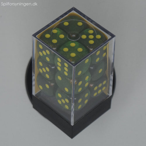 Borealis™ – 16mm d6 Maple Green w/yellow Dice Block