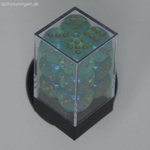 Borealis™ – 16mm d6 Light Green w/gold Dice Block
