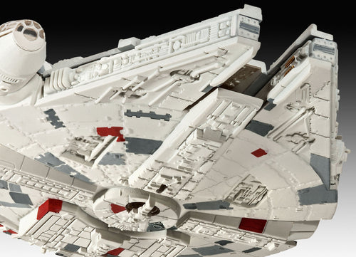 Star Wars Revell Millennium Falcon (1:241)