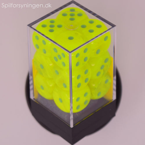 Vortex™ – 16mm d6 Electric Yellow w/green Dice Block